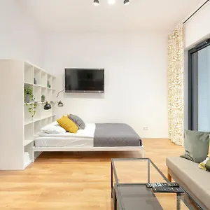 https://cozy-studio-with-balcony-and-parking-by-renters.poznan-hotels.com