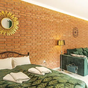 https://apart-invest-apartament-glamoure.szklarskaporebahotels.net